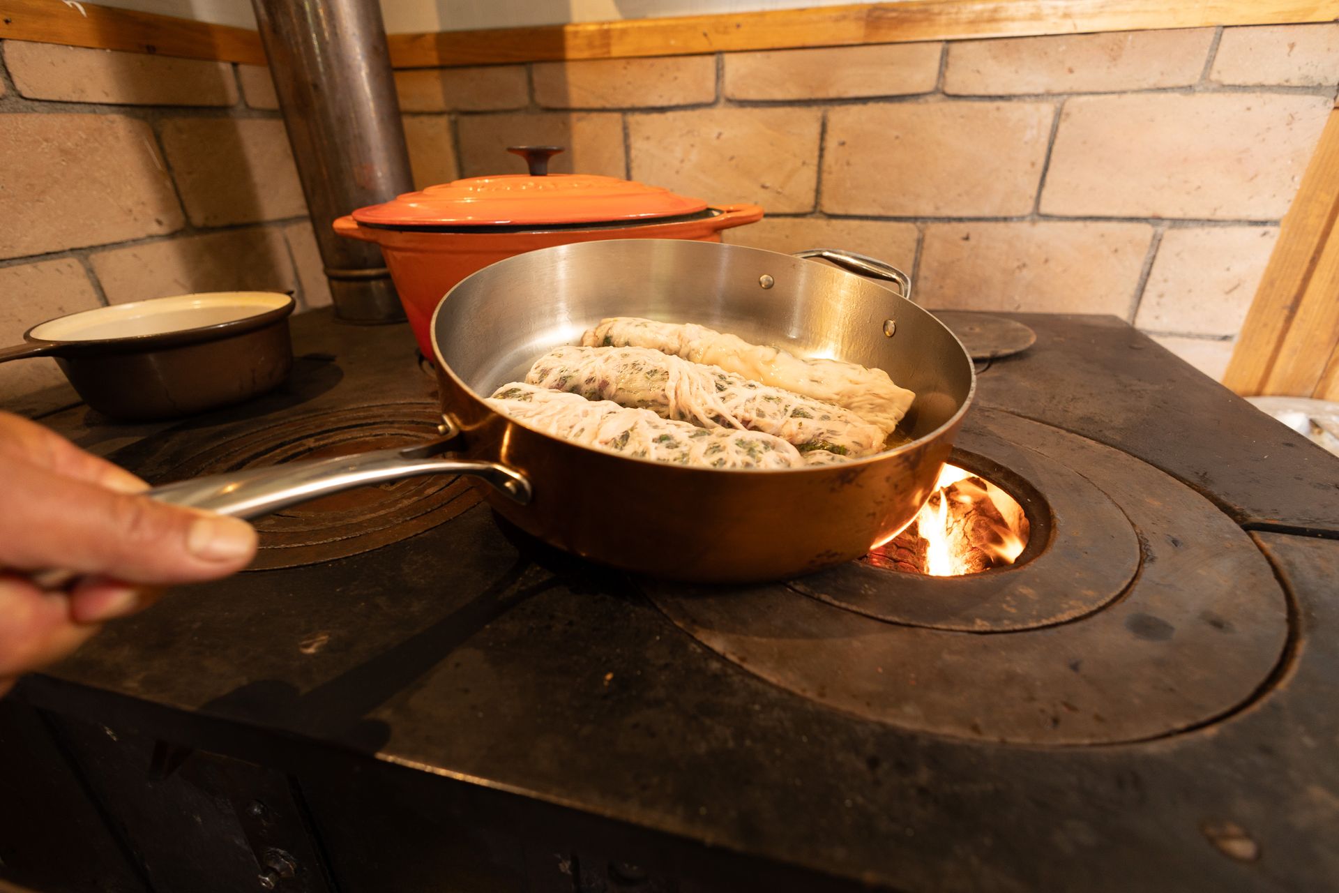 Lomo de Cordero a las finas hierbas envuelto en Crepinnette a Fuego alto